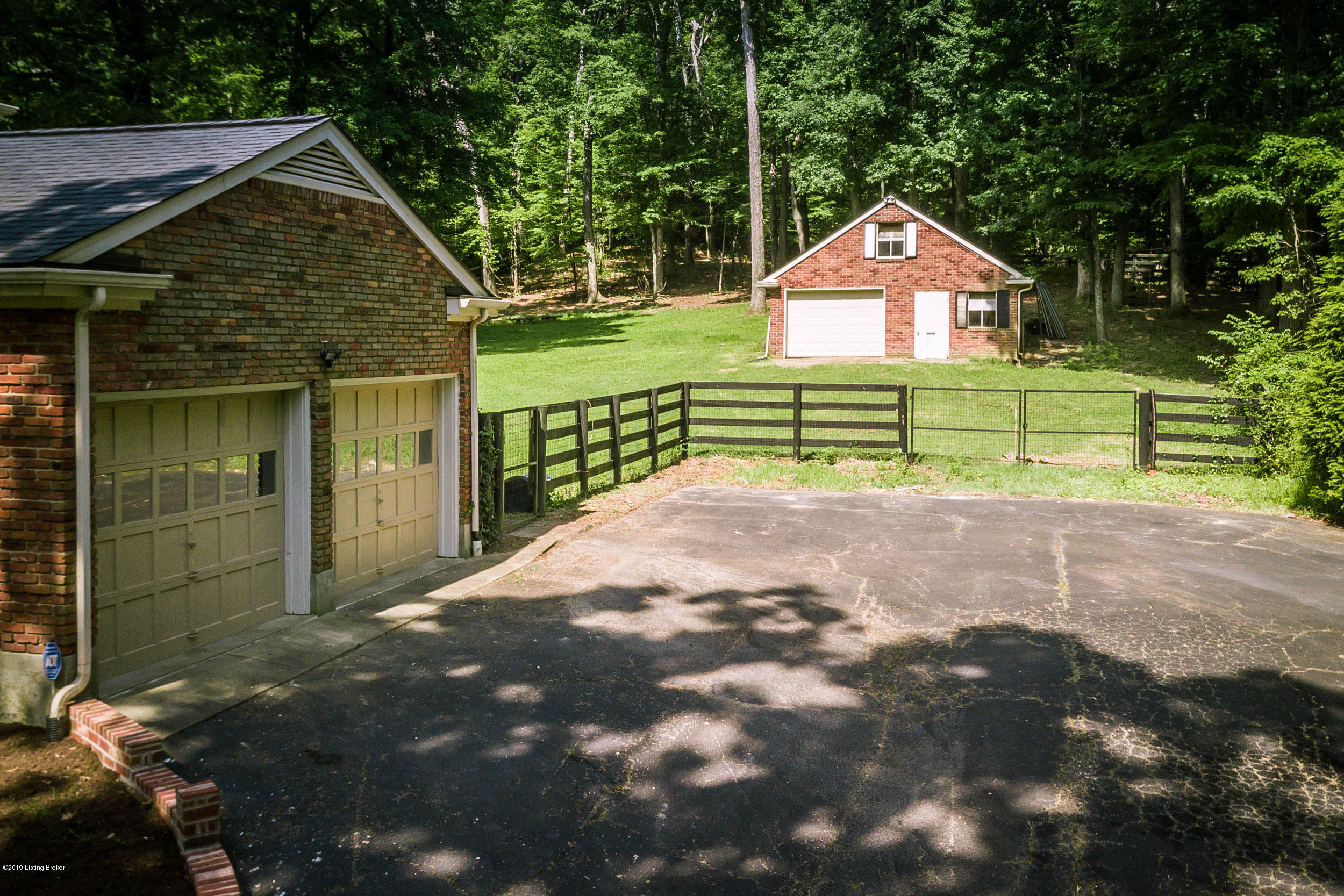 8020 Manslick Road Louisville, KY 40214 - Photo 4 of 67 8020 Manslick Rd-04