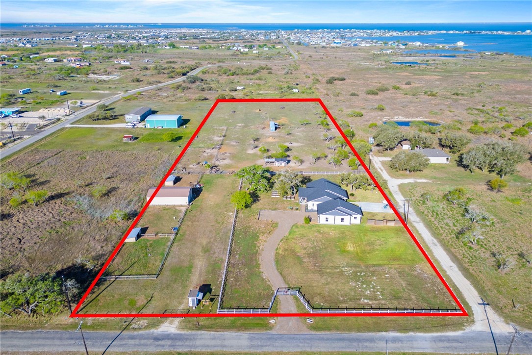 267 Old Salt Lake Road Rockport, TX 78382 - Photo 4 of 37