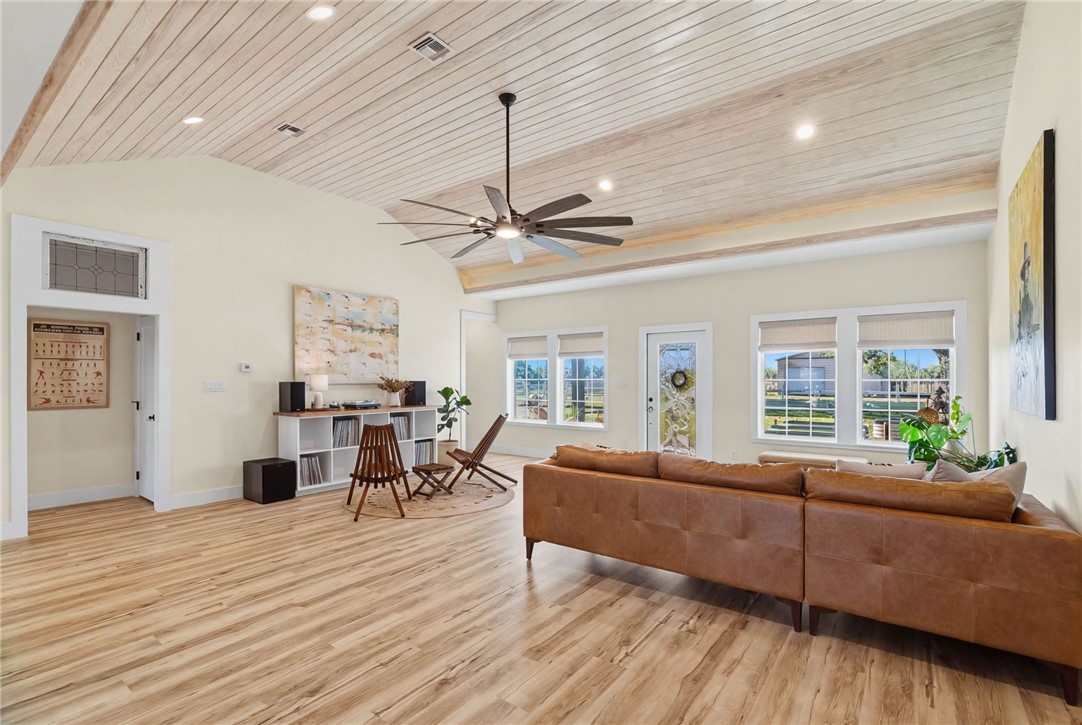 267 Old Salt Lake Road Rockport, TX 78382 - Photo 6 of 37