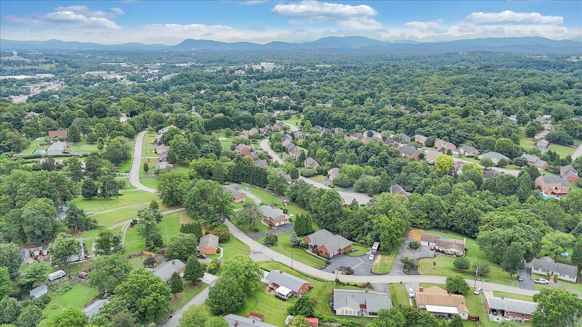 419 Diamond Road Salem, VA 24153 - Photo 70 of 76 22-DJI_20250710100851_0041_D
