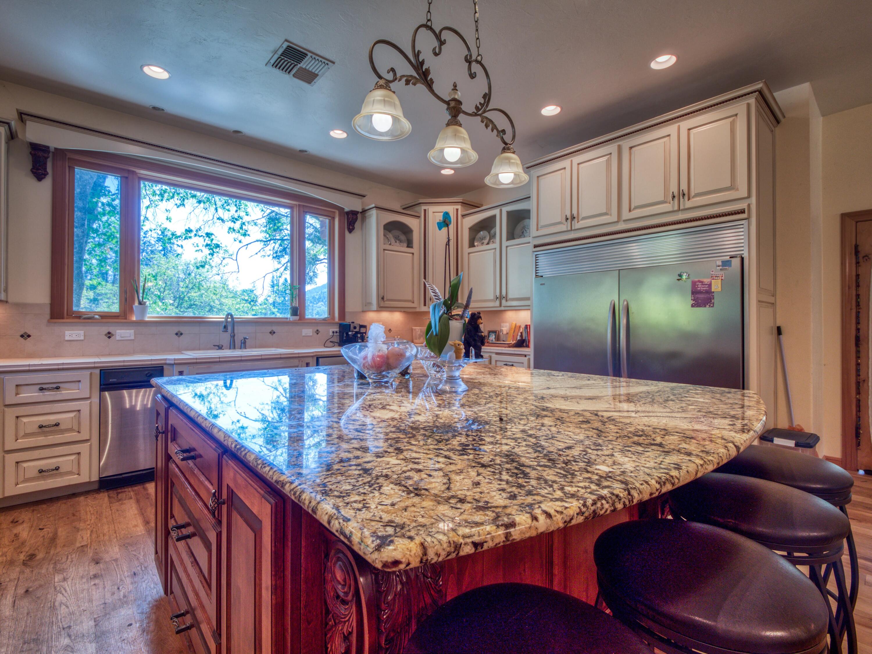 17777 North Applegate Road Grants Pass, OR 97527 - Photo 12 of 104 Kitchen 6