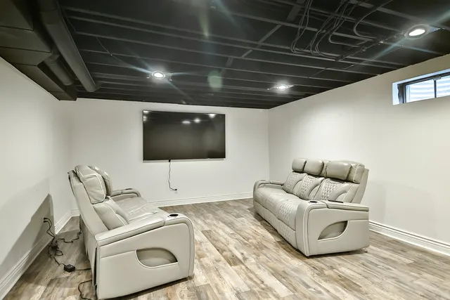 a very nice looking room with many windows