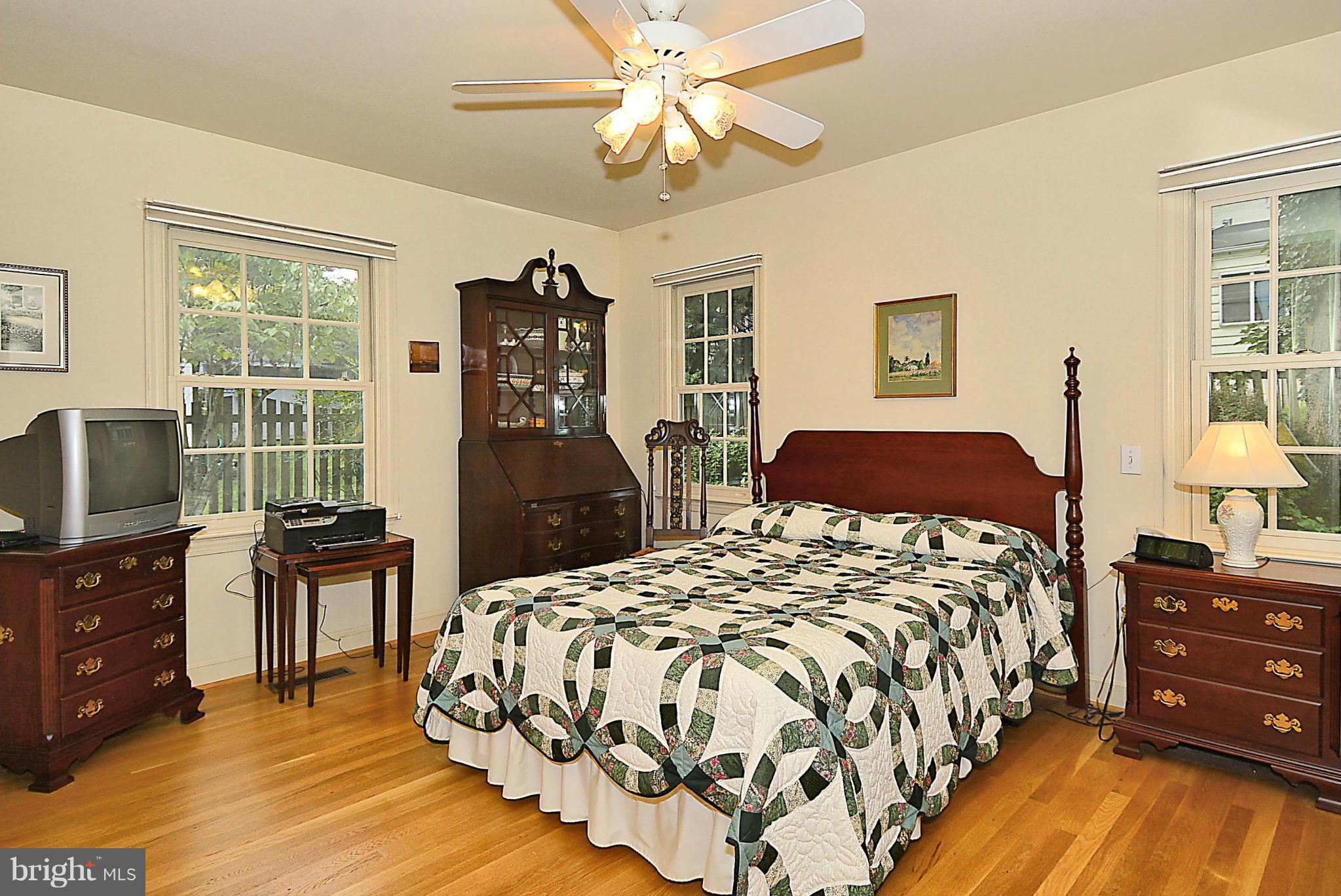 5307 Wakefield Road Bethesda, MD 20816 - Photo 11 of 30 Bedroom (Master)