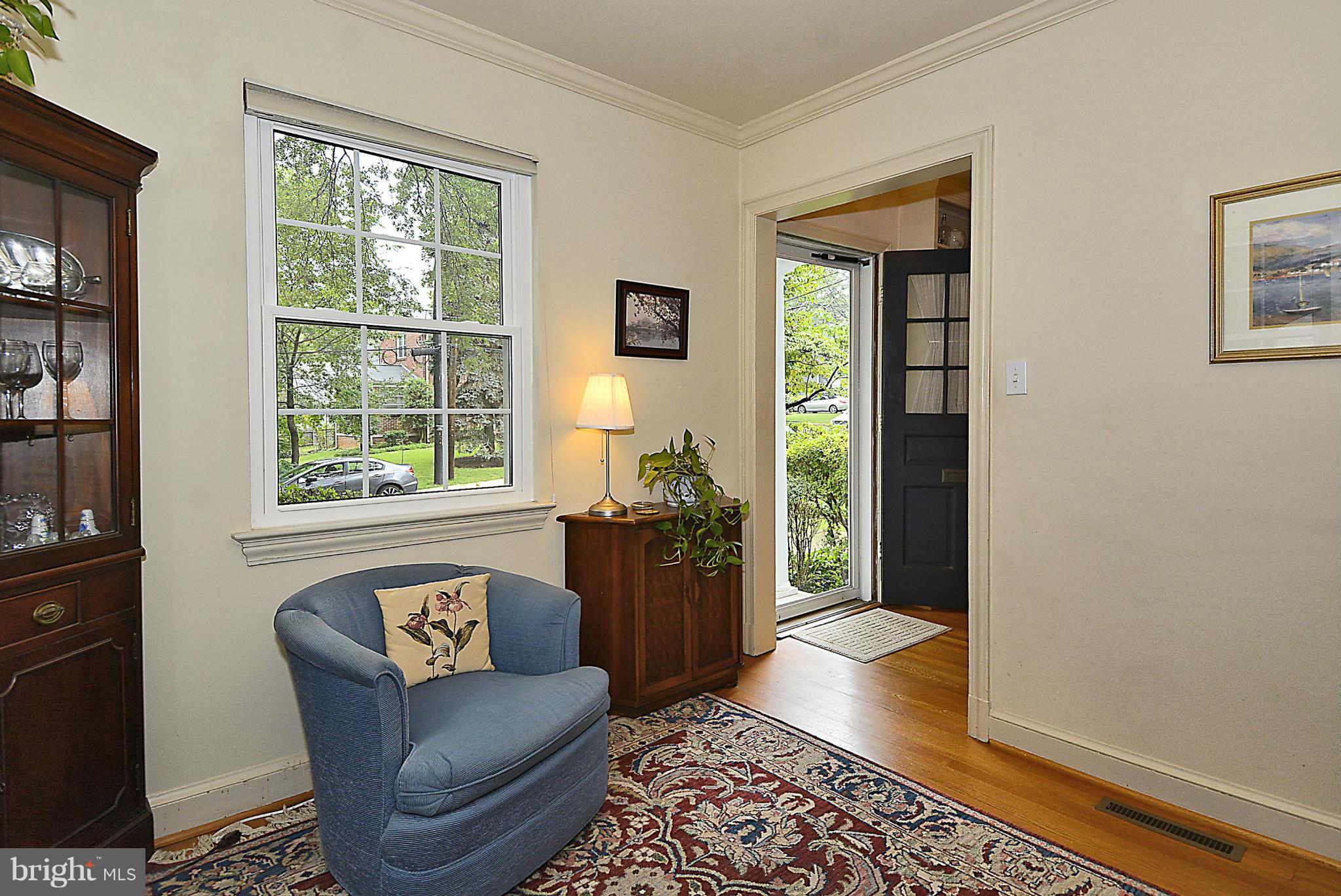 5307 Wakefield Road Bethesda, MD 20816 - Photo 15 of 30 Interior (General)