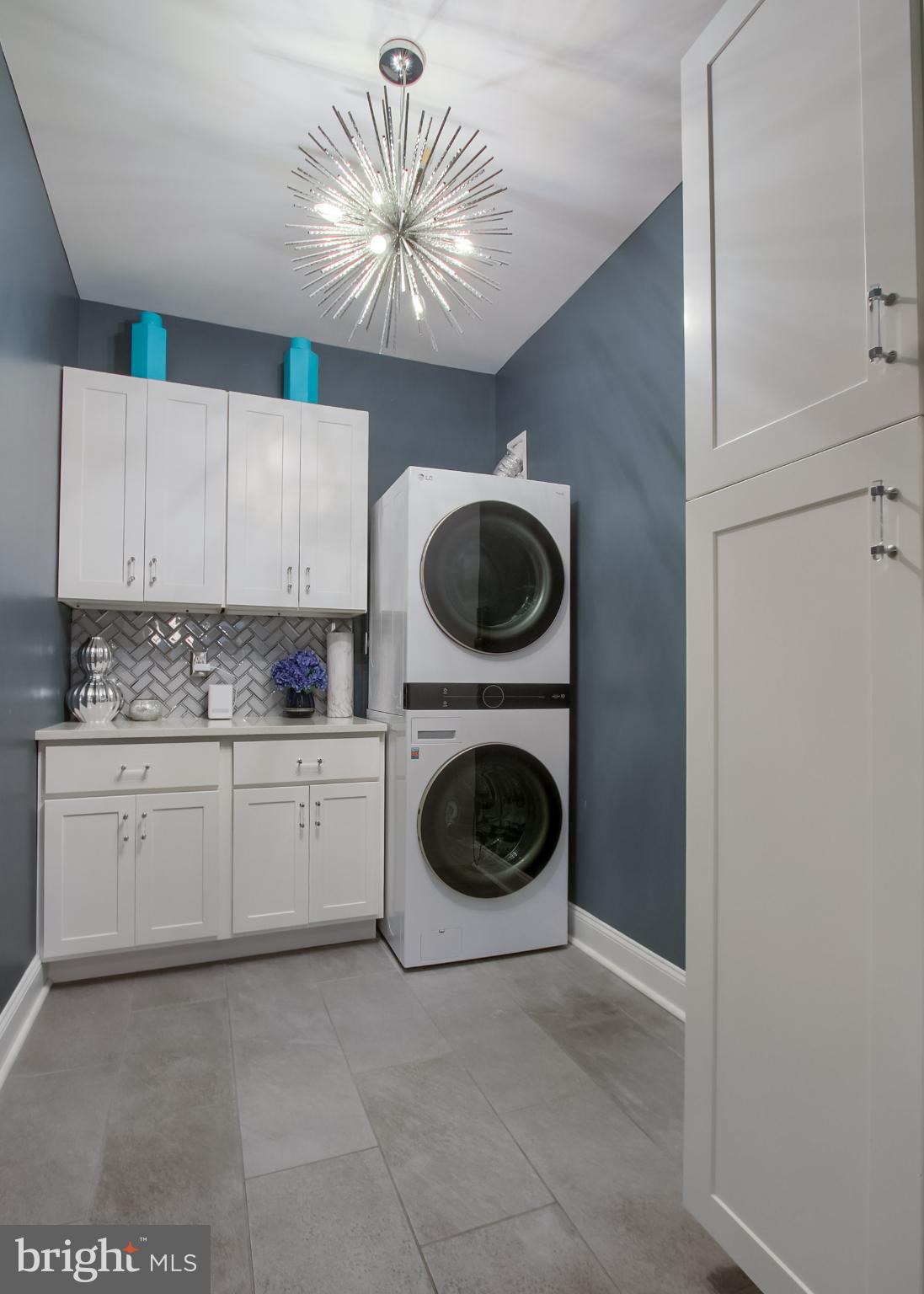 2302 Scarsborough Drive Harrisburg, PA 17112 - Photo 37 of 69 a kitchen with a washer and dryer