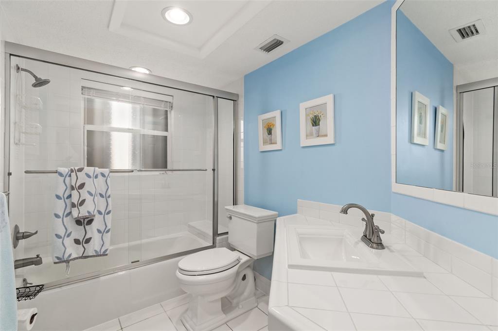 440 Darling Drive Venice, FL 34285 - Photo 23 of 74 a bathroom with a toilet sink and shower