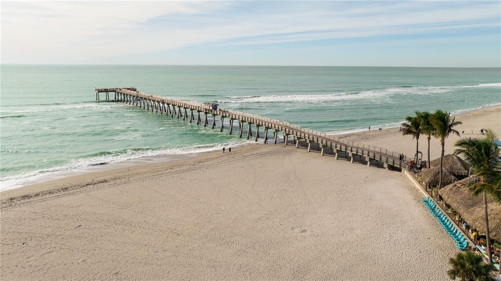 440 Darling Drive Venice, FL 34285 - Photo 54 of 74 a view of an ocean and beach