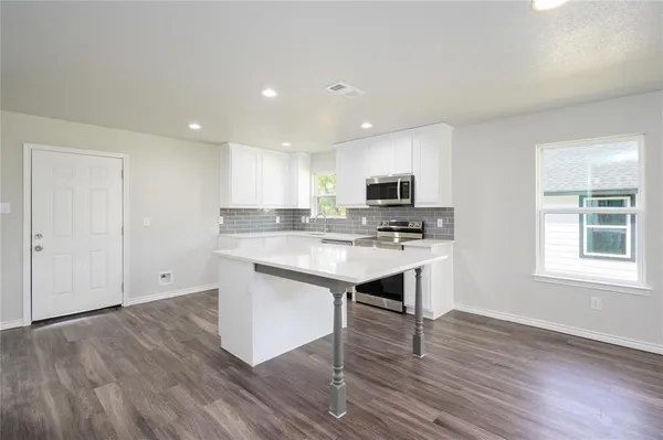 $1,795 | 103 3rd Street, Celeste, TX 75423