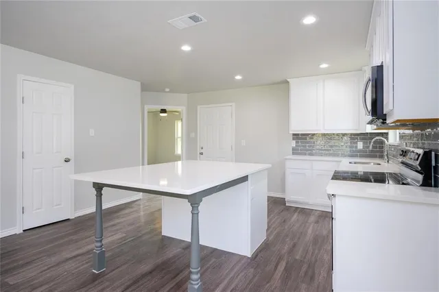 $2,100 | 103 3rd Street, Celeste, TX 75423