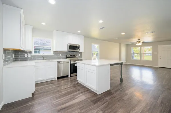 $1,795 | 103 3rd Street, Celeste, TX 75423