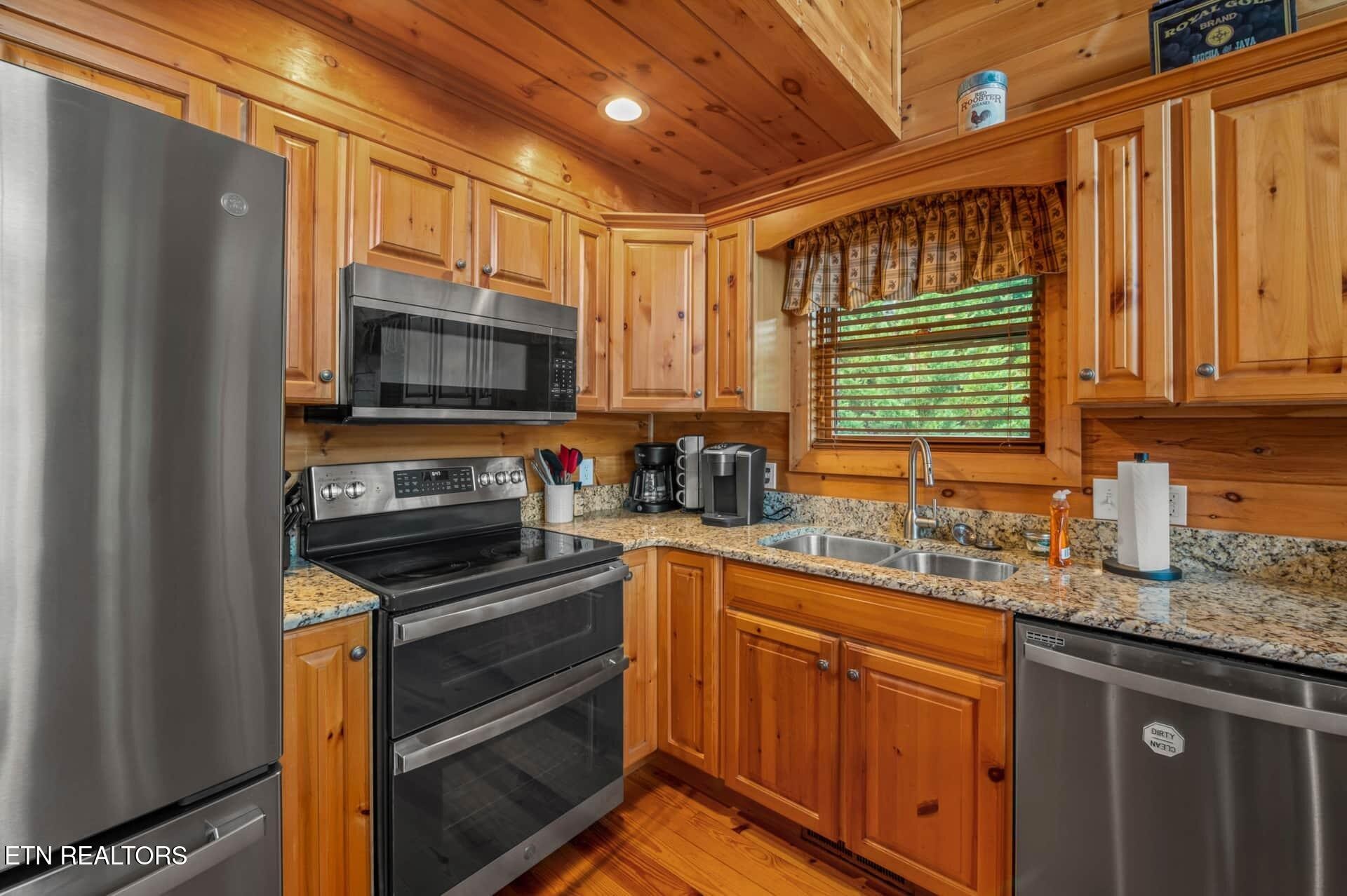 210 Meghans Way Townsend, TN 37882 - Photo 12 of 47