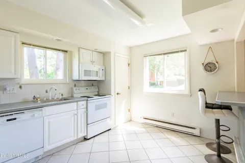 $299,000 | 51 Churchill Crest, Unit 51, Pittsfield, MA 01201
