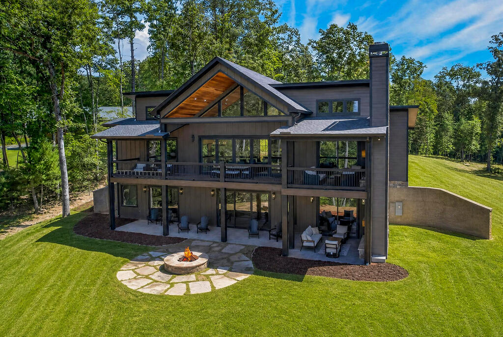 560 Horatio Drive Blue Ridge, GA 30513 - Photo 1 of 68 Main View
