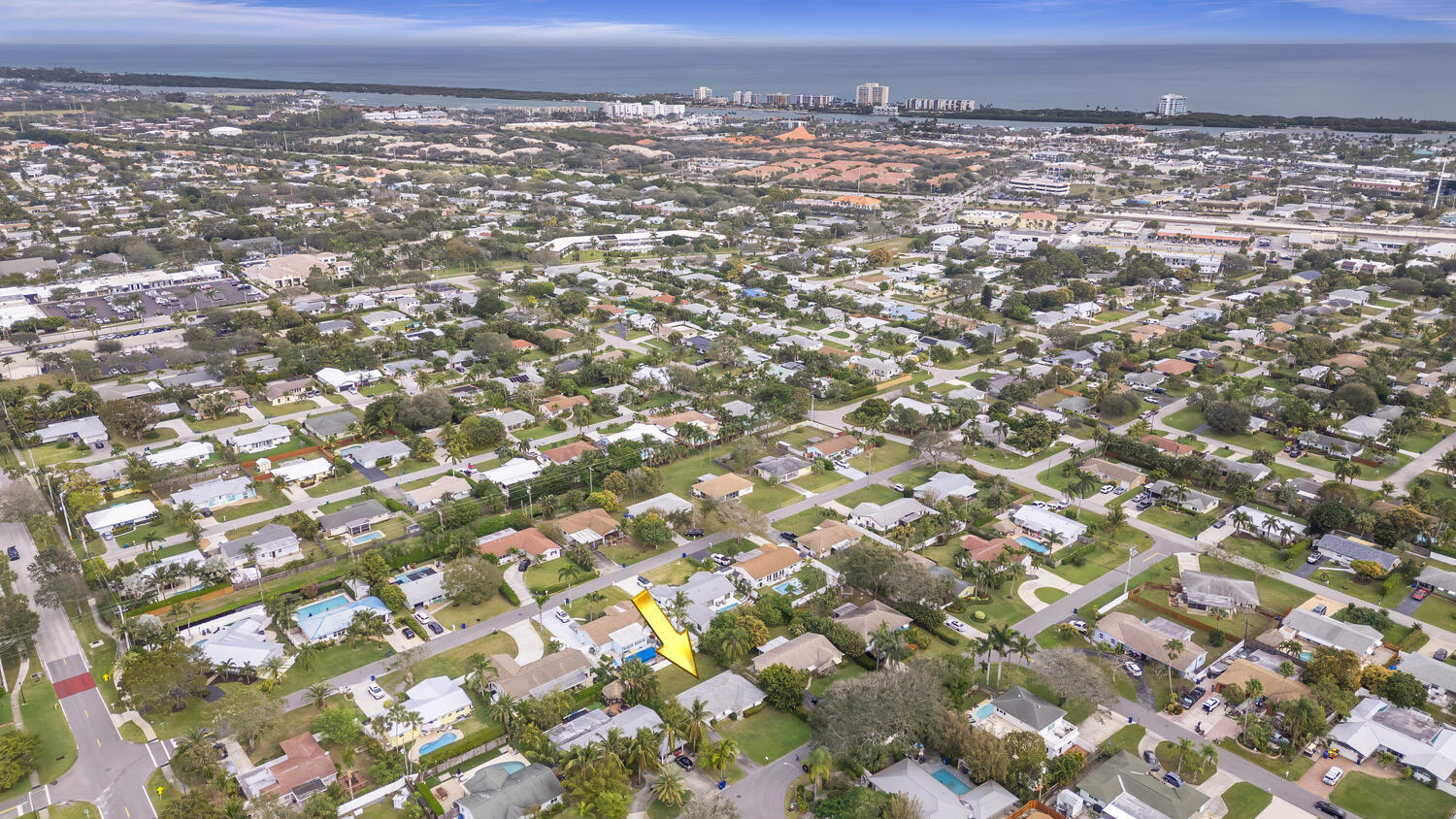 15 Beverly Rd W Tequesta FL-large-007-00
