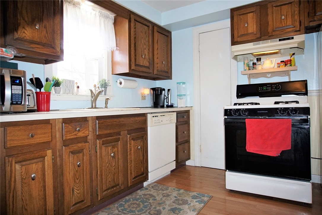 200 Edgehill Road Warwick, RI 02889 - Photo 14 of 37
