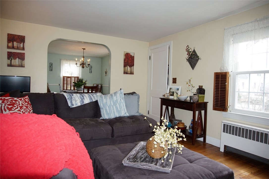 200 Edgehill Road Warwick, RI 02889 - Photo 6 of 37