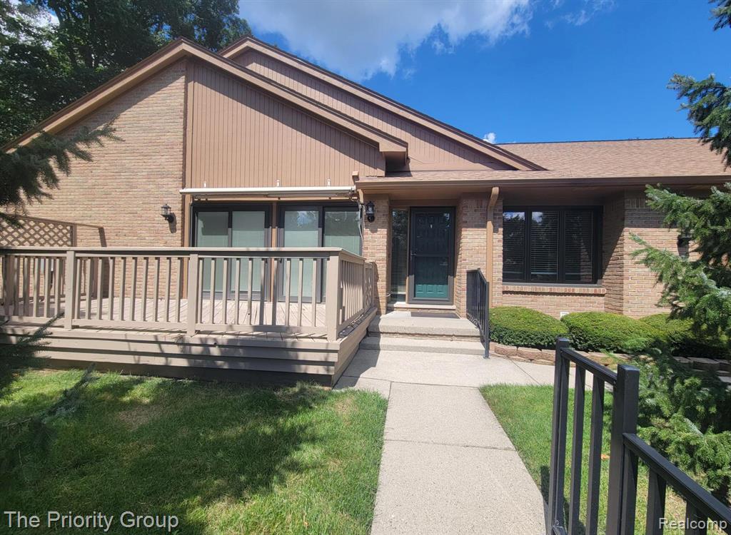 2182 London Bridge Drive, Unit 38 Rochester Hills, MI 48307 - Photo 3 of 49