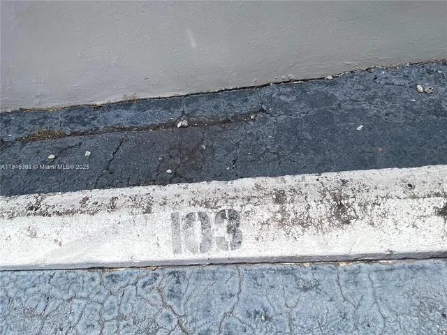 $2,200 | 95 Edgewater Drive, Unit 103, Coral Gables, FL 33133