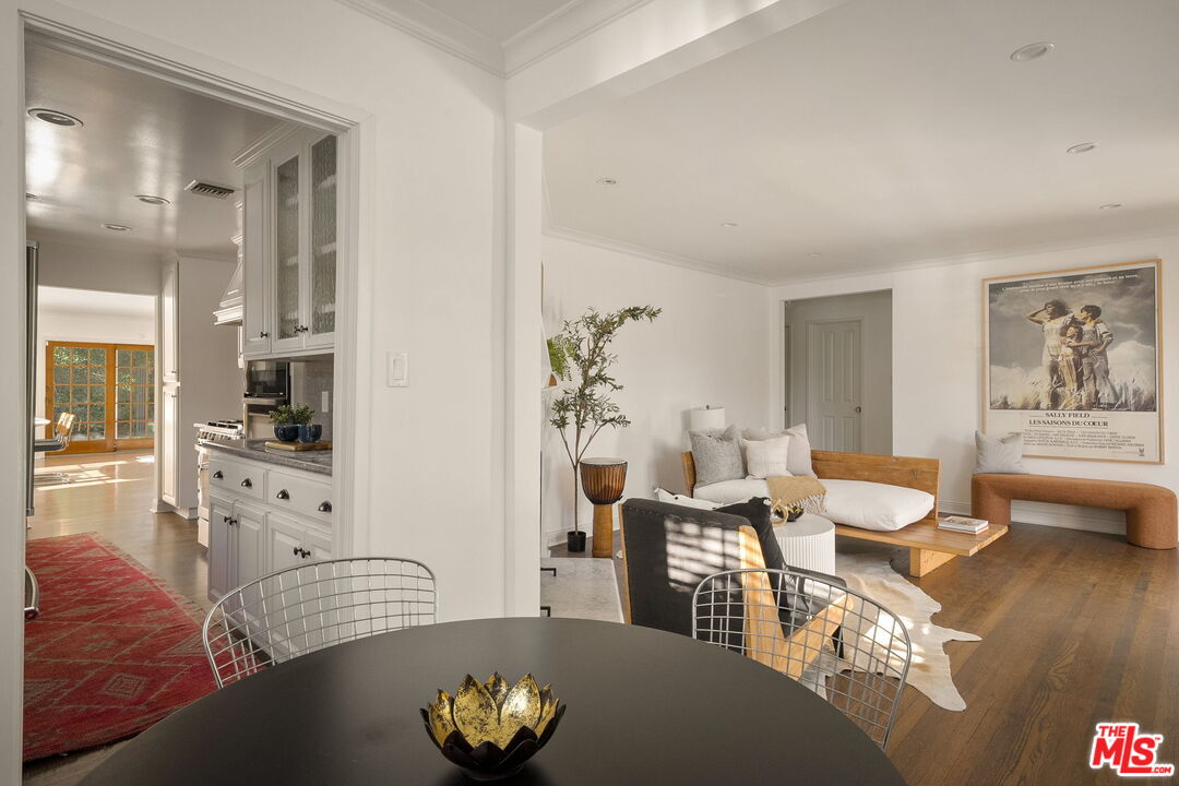 1209 Appleton Way Venice, CA 90291 - Photo 13 of 46 a living room with furniture