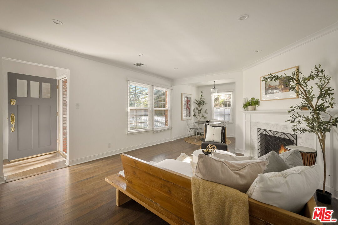 1209 Appleton Way Venice, CA 90291 - Photo 7 of 46 a living room with furniture and a window