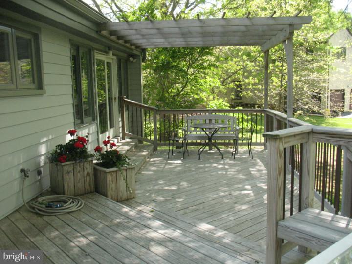 19 Indian Run Road Princeton Junction, NJ 08550 - Photo 3 of 25 Deck