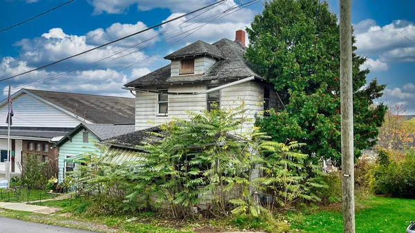 $10,000 | 630 South Main Street, Knox, PA 16232