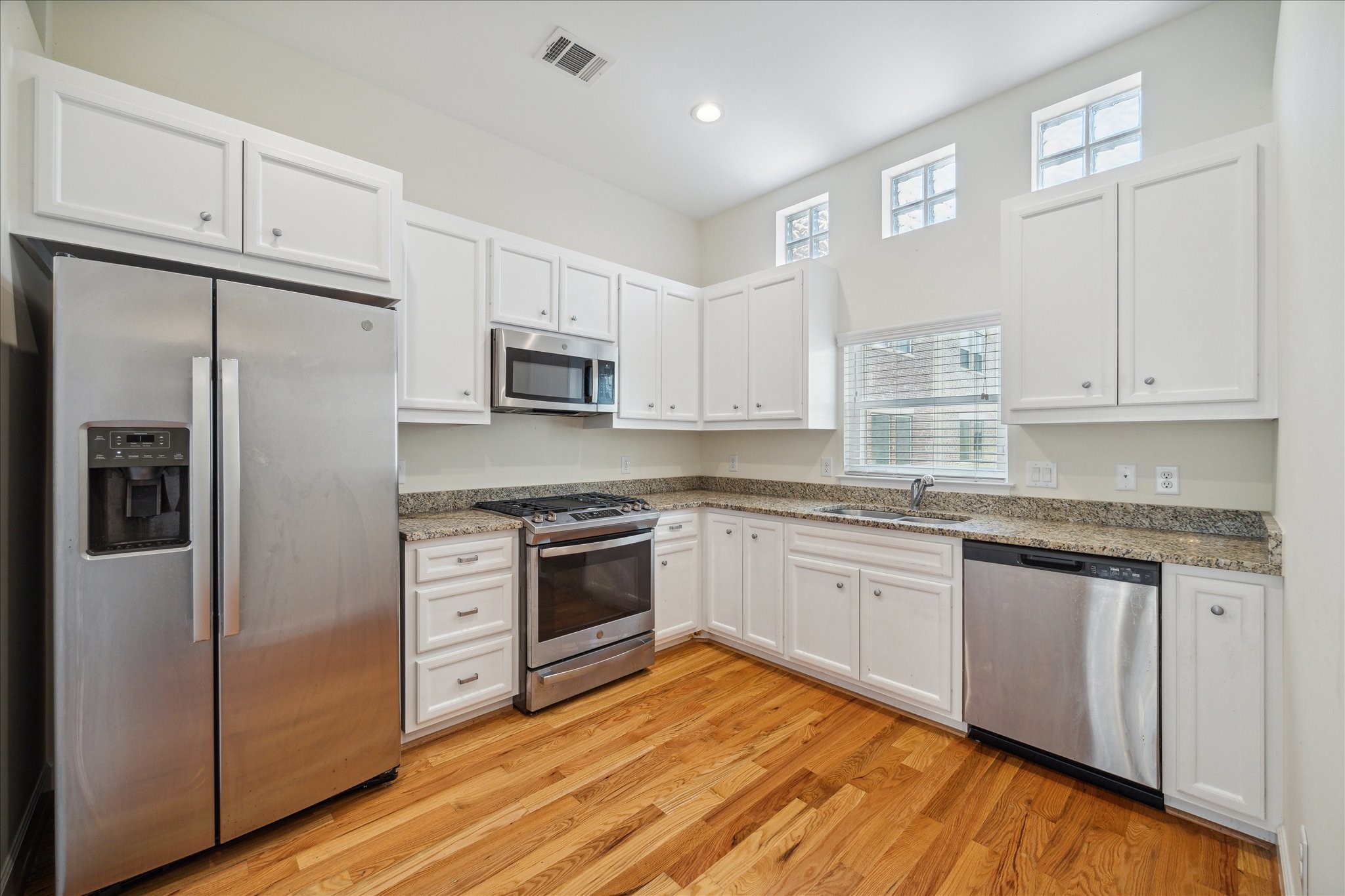 8705 Bryam Street, Unit 2105 Houston, TX 77061 - Photo 2 of 10