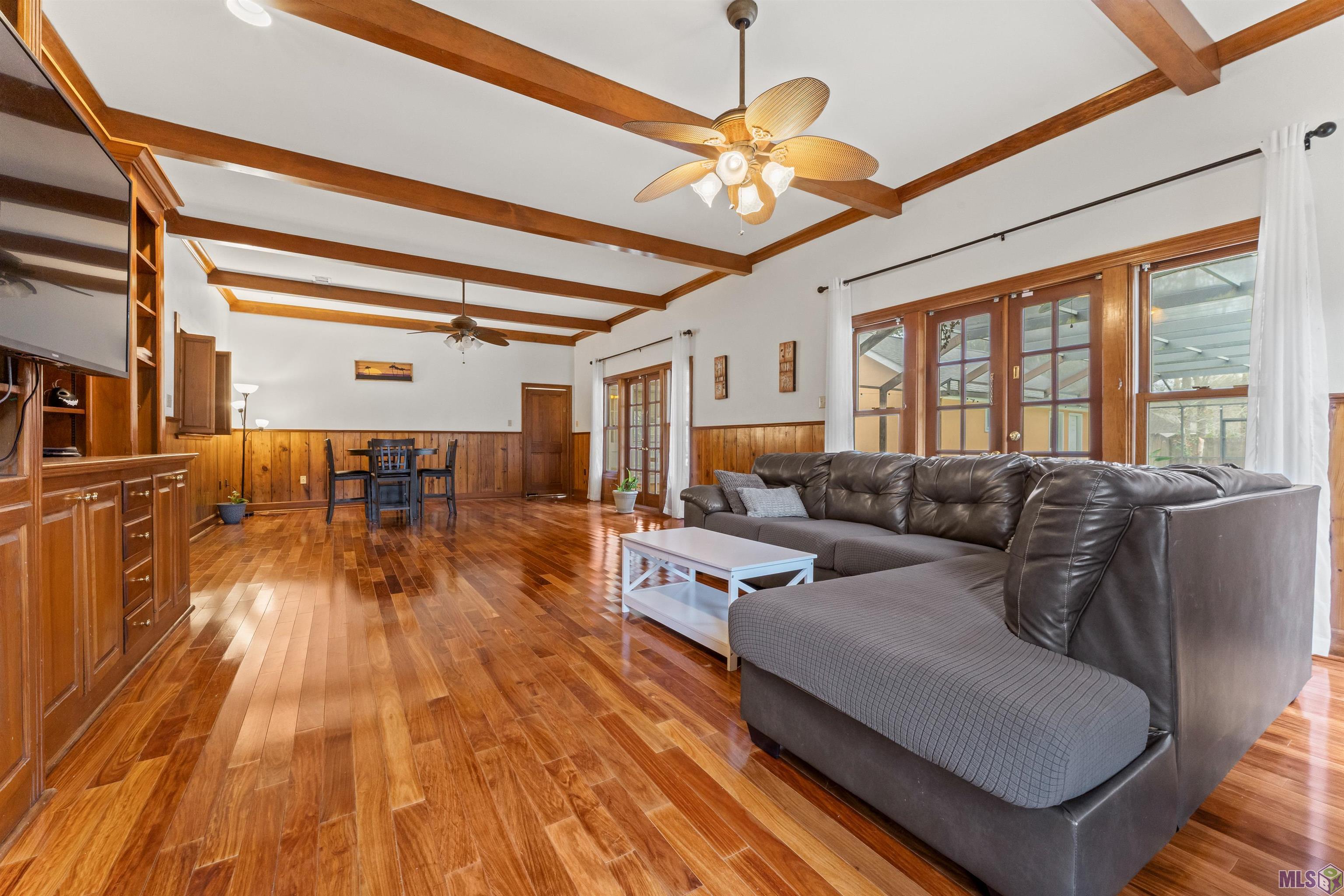 5743 Belle Grove Avenue Baton Rouge, LA 70820 - Photo 4 of 39 Truly a GREAT ROOM