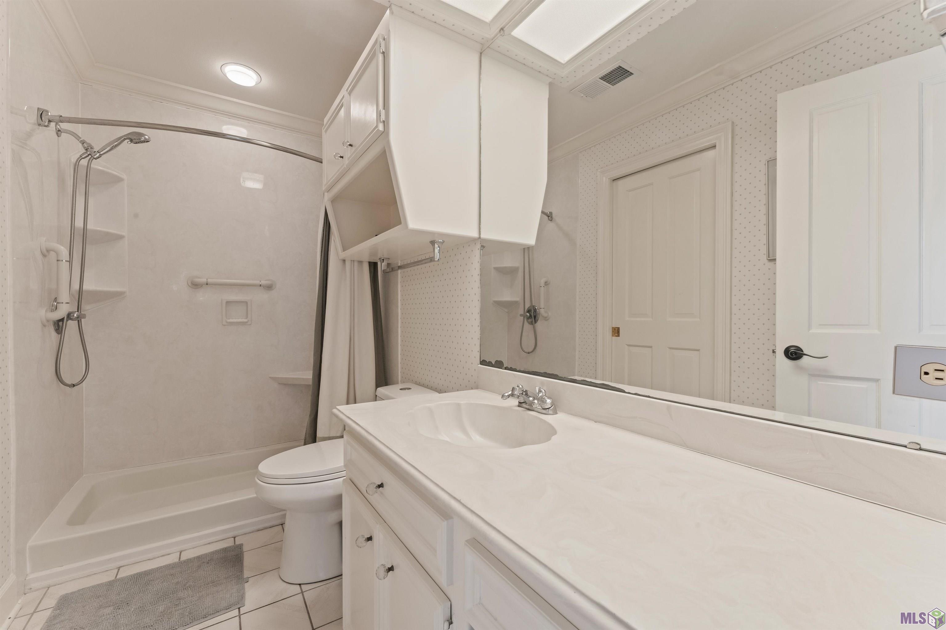 5743 Belle Grove Avenue Baton Rouge, LA 70820 - Photo 8 of 39 1st Floor Full Bath