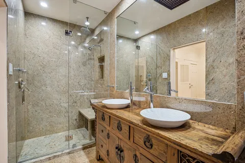 $4,600,000 | 15 Courtlandt Place, Houston, TX 77006