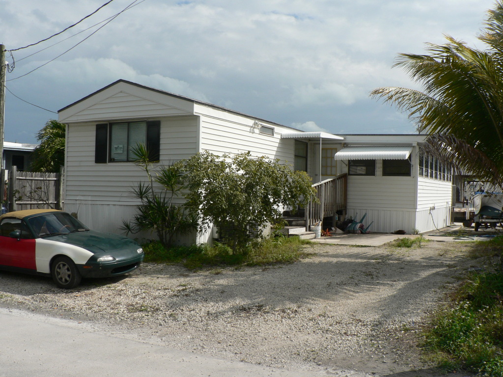 21 Osprey Road Key Largo, FL 33037 - Photo 1 of 8 Front