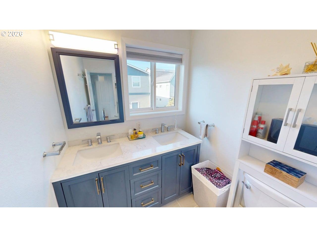 93890 Pebble Place Gold Beach, OR 97444 - Photo 14 of 36 Bathroom