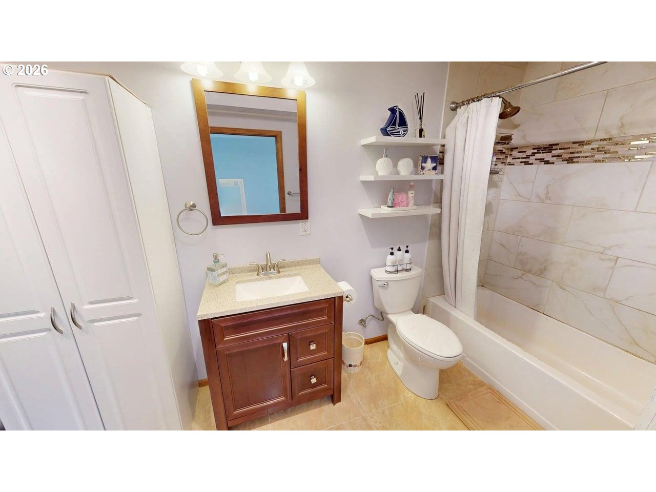 93890 Pebble Place Gold Beach, OR 97444 - Photo 23 of 36 Bathroom