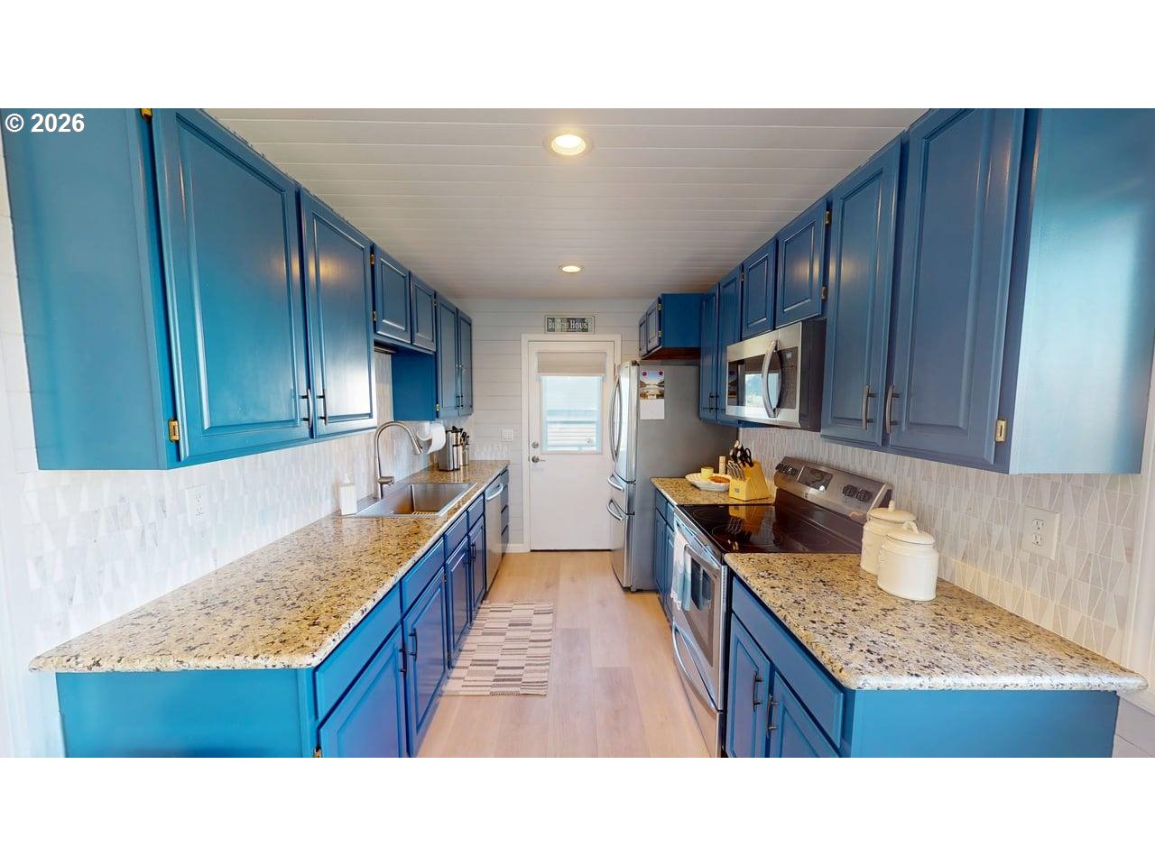 93890 Pebble Place Gold Beach, OR 97444 - Photo 9 of 36 Kitchen
