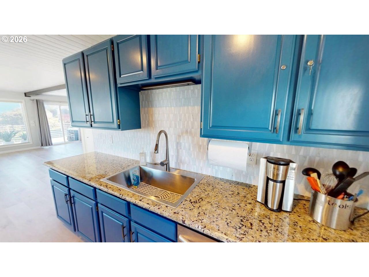 93890 Pebble Place Gold Beach, OR 97444 - Photo 10 of 36 Kitchen