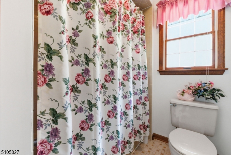 33 Edgemere Terrace Washington, NJ 07882 - Photo 14 of 40