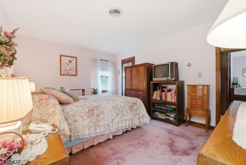 33 Edgemere Terrace Washington, NJ 07882 - Photo 16 of 40