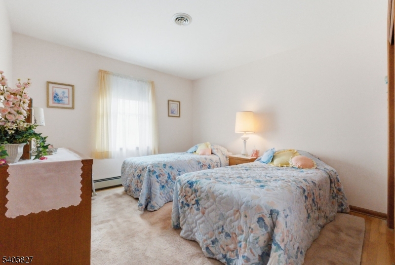 33 Edgemere Terrace Washington, NJ 07882 - Photo 18 of 40