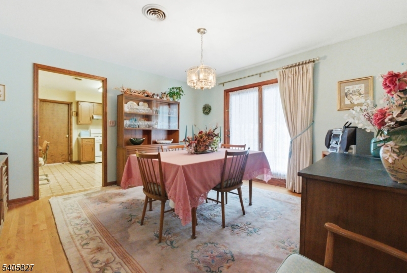 33 Edgemere Terrace Washington, NJ 07882 - Photo 8 of 40