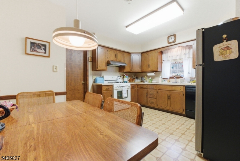 33 Edgemere Terrace Washington, NJ 07882 - Photo 10 of 40