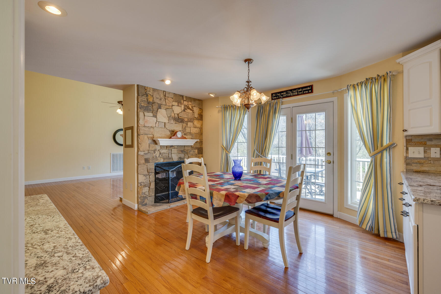 125 Rippling Run Road Kingsport, TN 37663 - Photo 13 of 61 Eat-in Kitchen