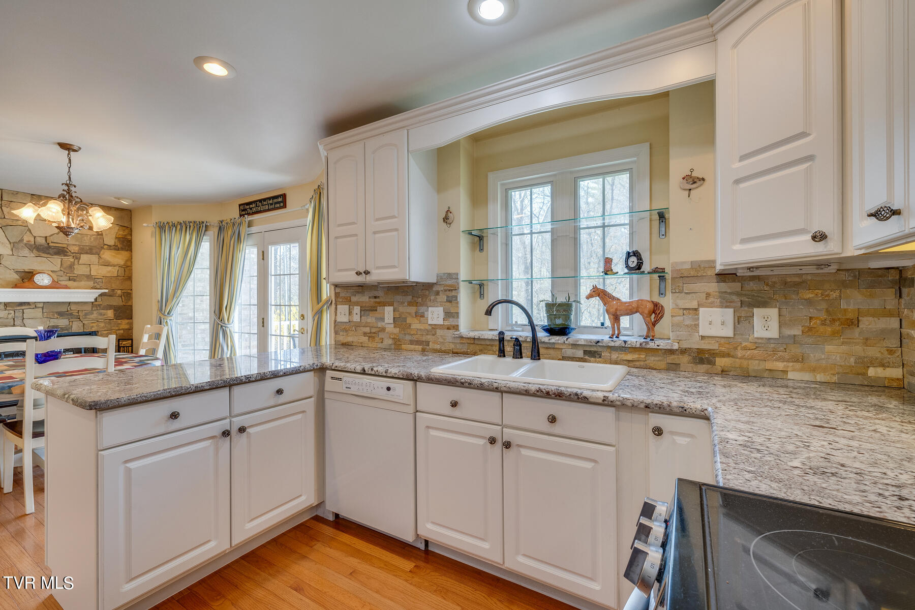 125 Rippling Run Road Kingsport, TN 37663 - Photo 17 of 61 Kitchen