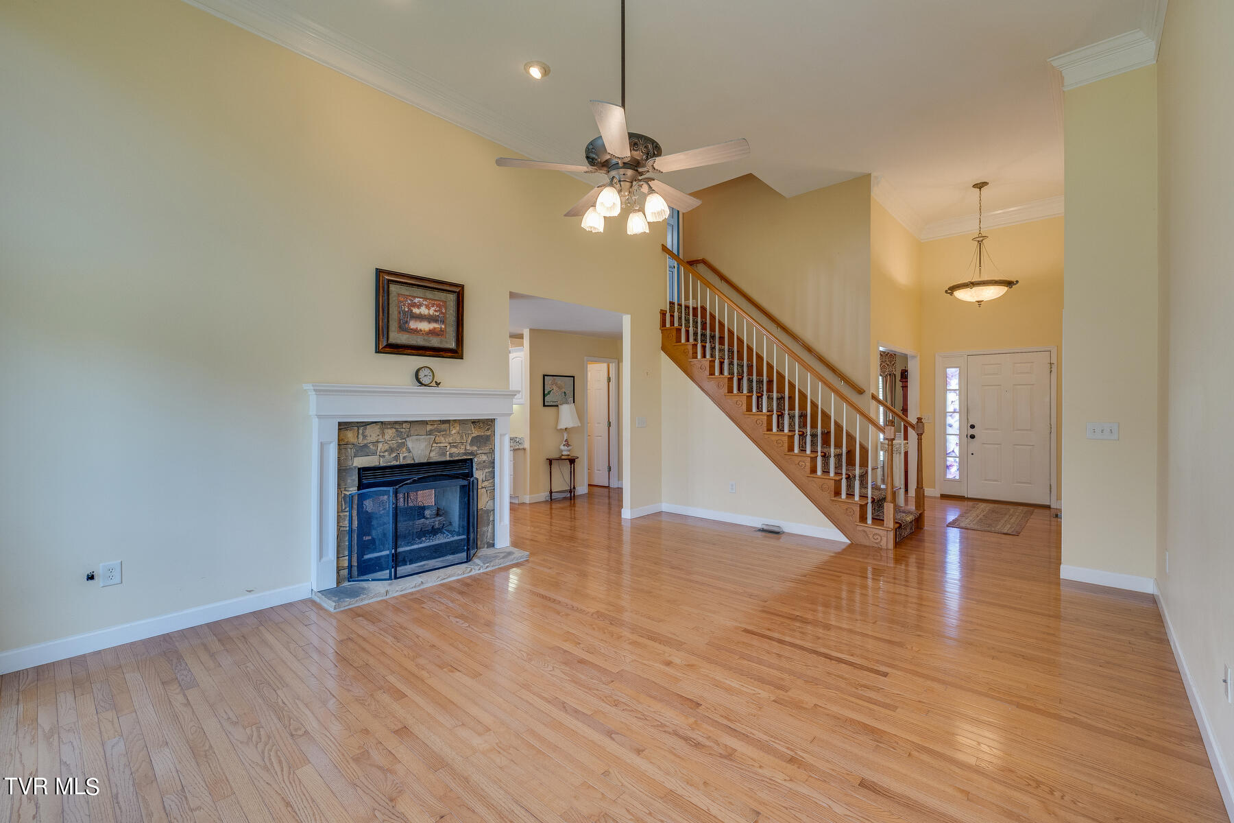 125 Rippling Run Road Kingsport, TN 37663 - Photo 9 of 61 Living Room