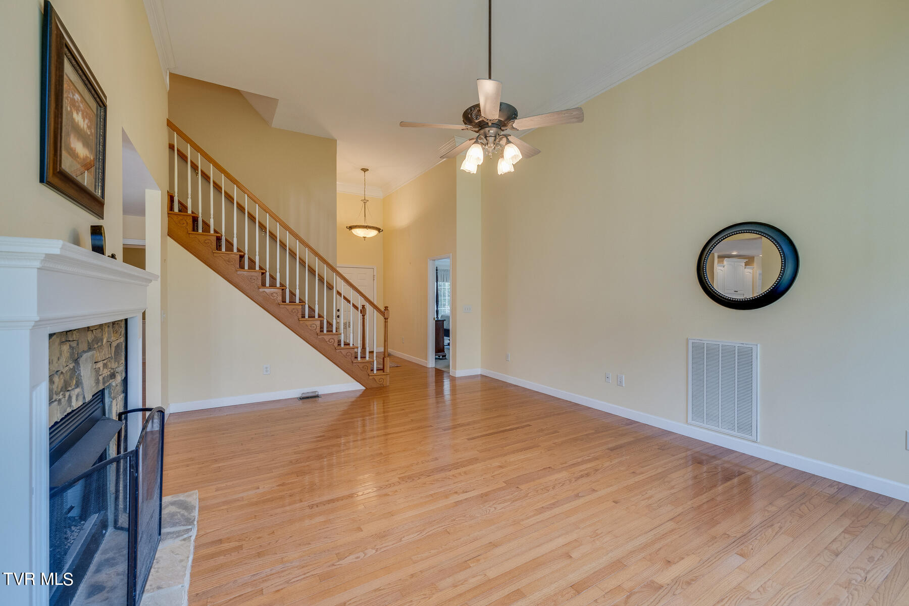 125 Rippling Run Road Kingsport, TN 37663 - Photo 10 of 61 Living Room