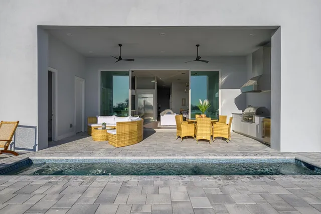 $2,999,000 | 4842 South Harbor Drive, Vero Beach, FL 32967