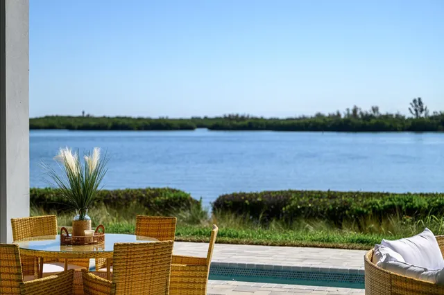 $2,999,000 | 4842 South Harbor Drive, Vero Beach, FL 32967