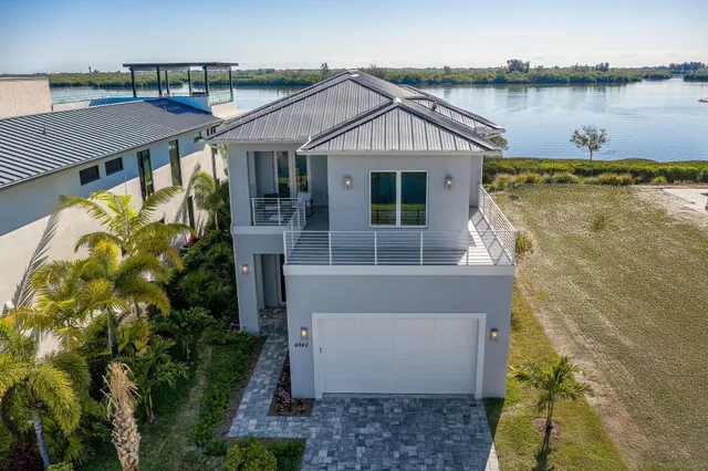 $2,999,000 | 4842 South Harbor Drive, Vero Beach, FL 32967