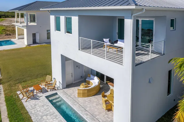 $2,999,000 | 4842 South Harbor Drive, Vero Beach, FL 32967