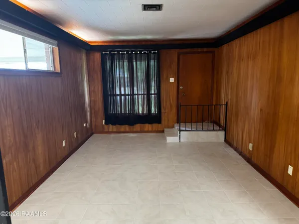$1,300 | Undisclosed Address, Opelousas, LA 70570