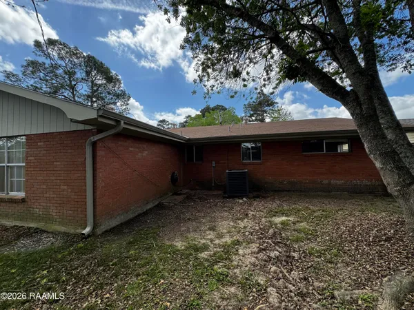 $1,300 | Undisclosed Address, Opelousas, LA 70570